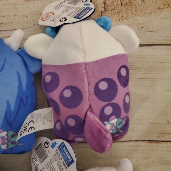 Lot of 4 Cows vs Aliens 4" Bean Filled Cow Plush #'s 001, 005, 007, 011 - Picture 8 of 10